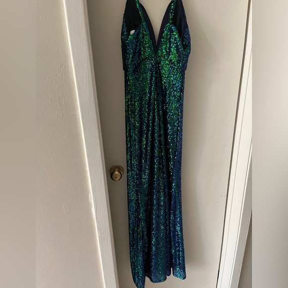 Prom Dress - BRAND NEW - Picture 3 of 5